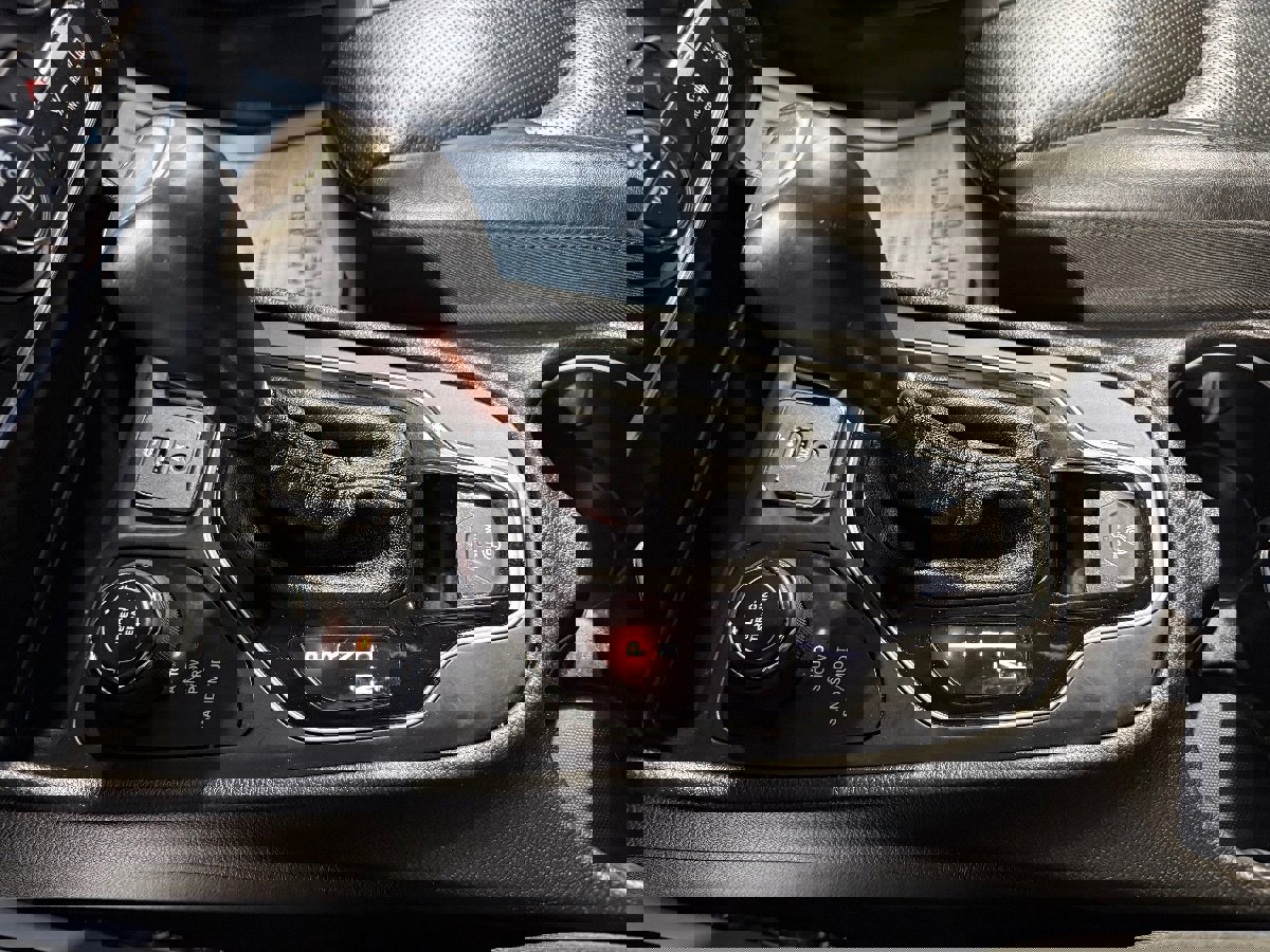 Used 2019 Jeep Cherokee Limited image 26