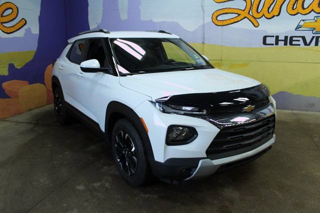 Used 2023 Chevrolet TrailBlazer LT w/ Convenience Package FWD image 2