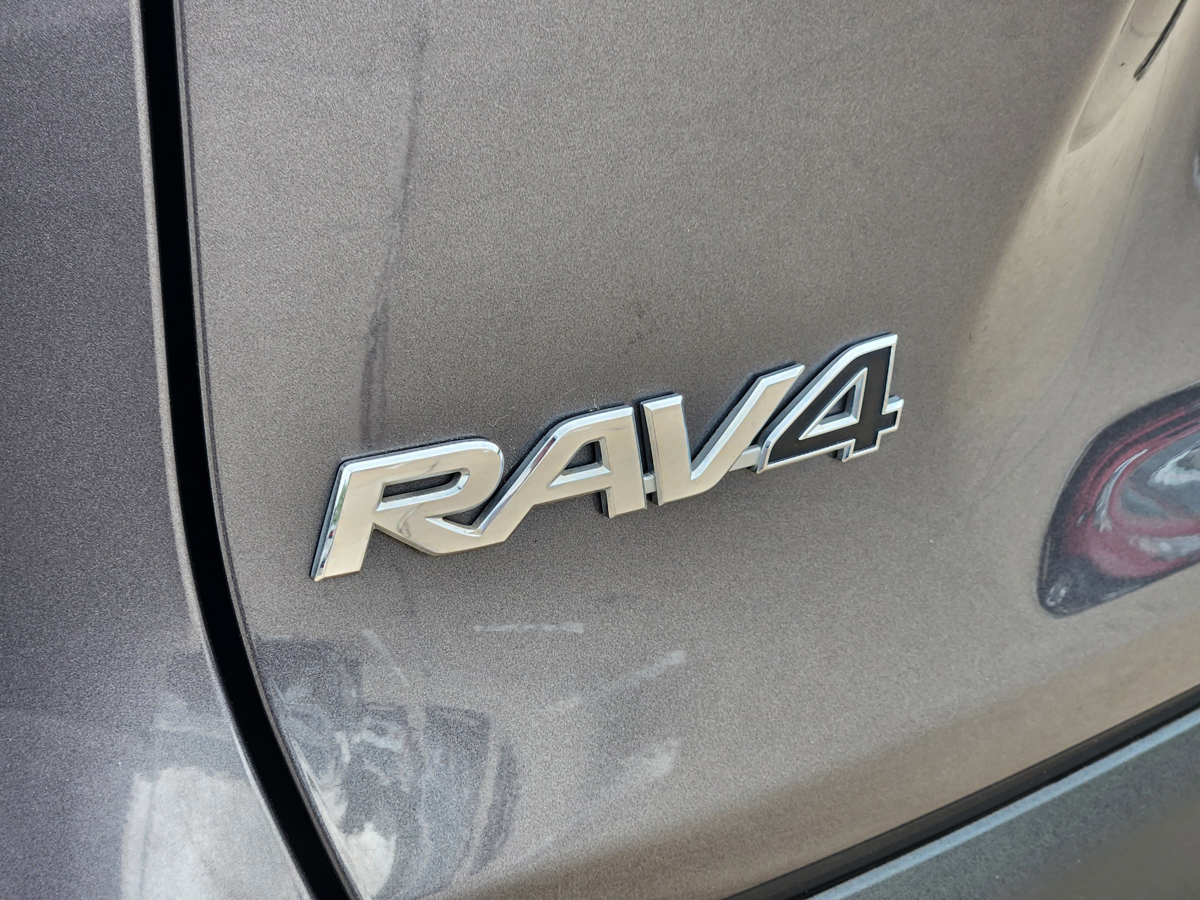 Used 2024 Toyota RAV4 XLE image 38