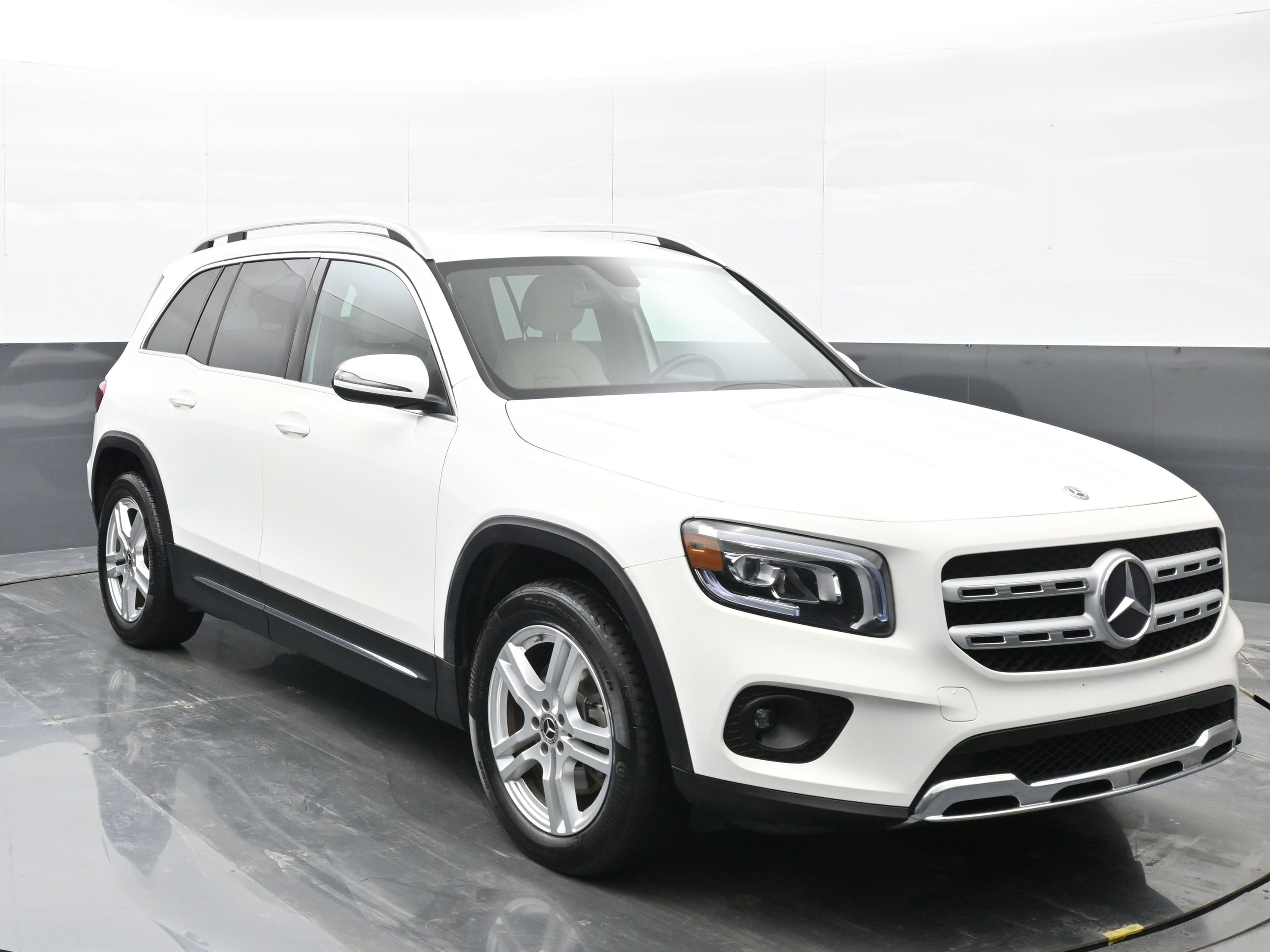 Used 2020 Mercedes-Benz GLB 250 image 2