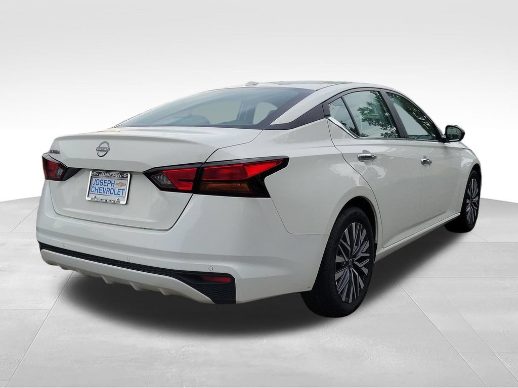 Used 2025 Nissan Altima 2.5 SV FWD image 4