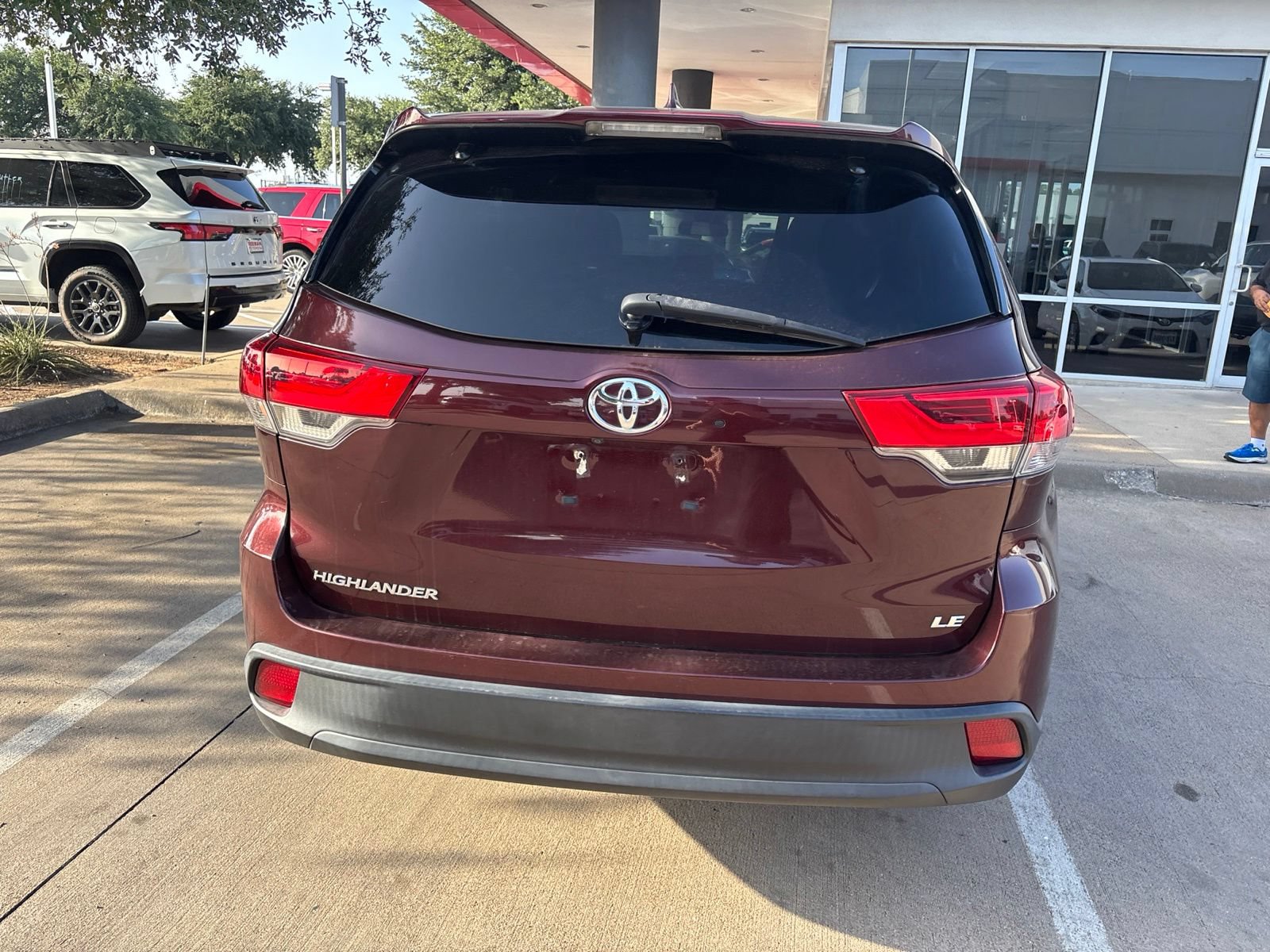 Used 2019 Toyota Highlander Plus FWD image 8
