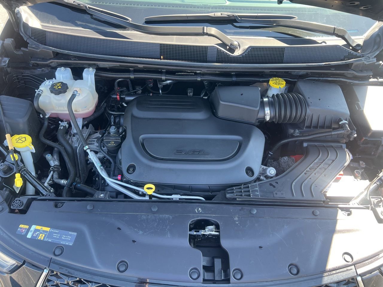 Used 2024 Chrysler Pacifica Touring-L image 12