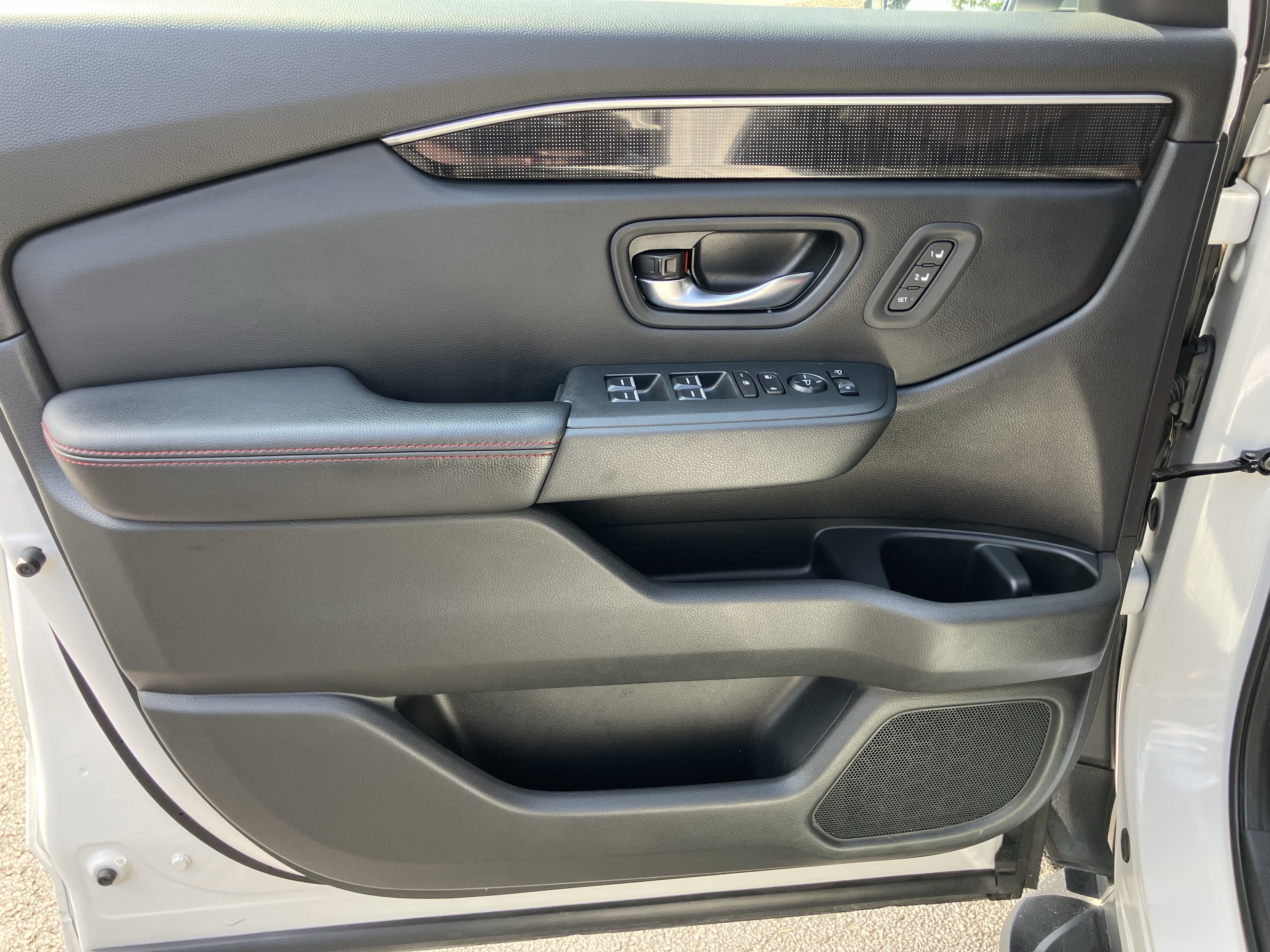 Certified 2025 Honda Pilot Black Edition image 14