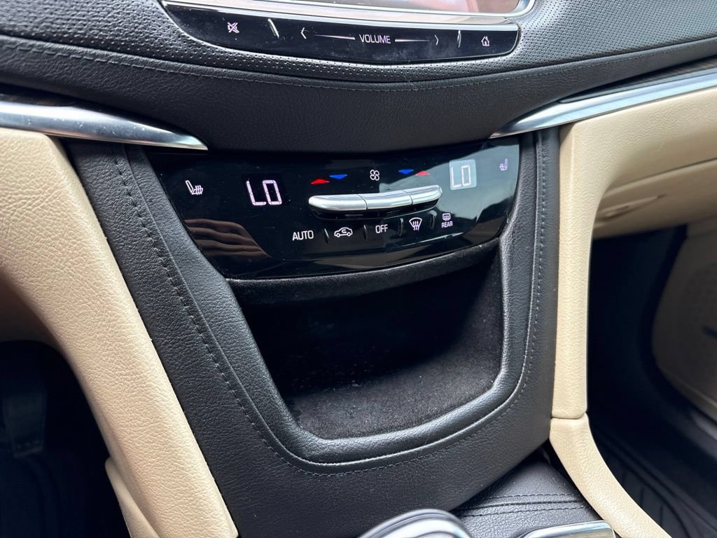 Used 2017 Cadillac XT5 FWD image 25