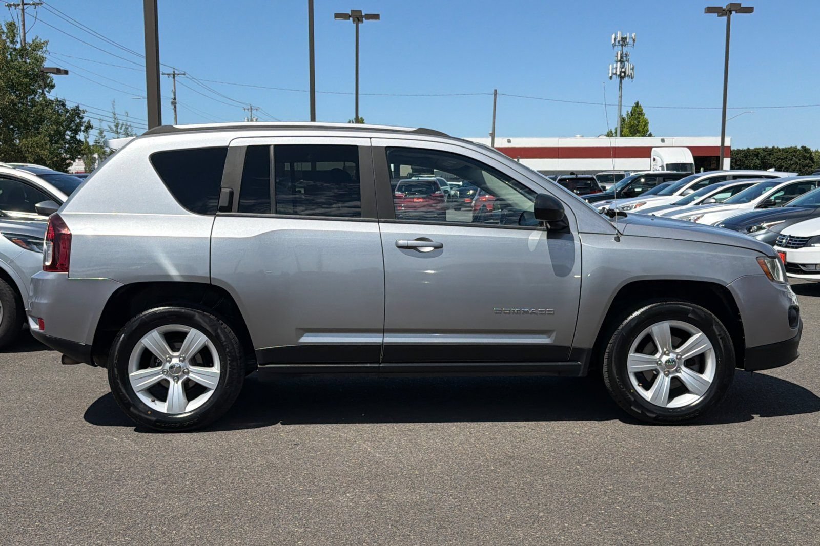 Used 2016 Jeep Compass Sport w/ Power Value Group AWD/4WD image 3