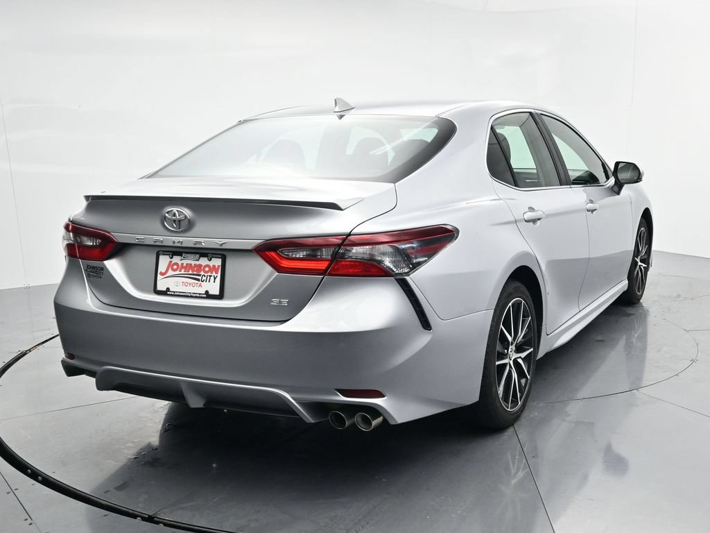 Used 2024 Toyota Camry SE FWD image 6