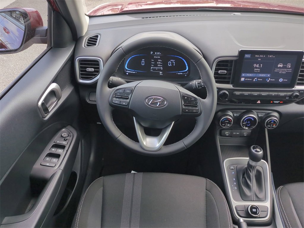 New 2025 Hyundai Venue SEL image 18