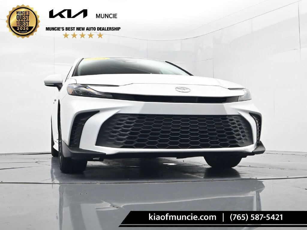 Used 2025 Toyota Camry SE FWD image 41