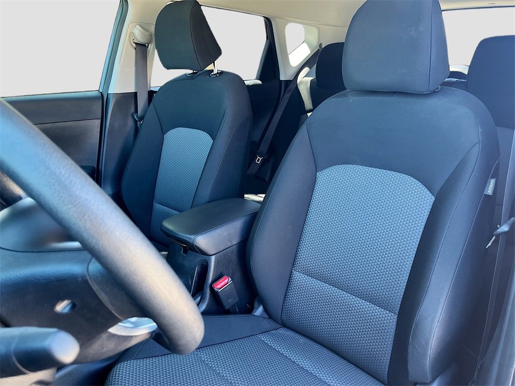 Used 2023 Kia Soul LX w/ LX Technology Package image 19
