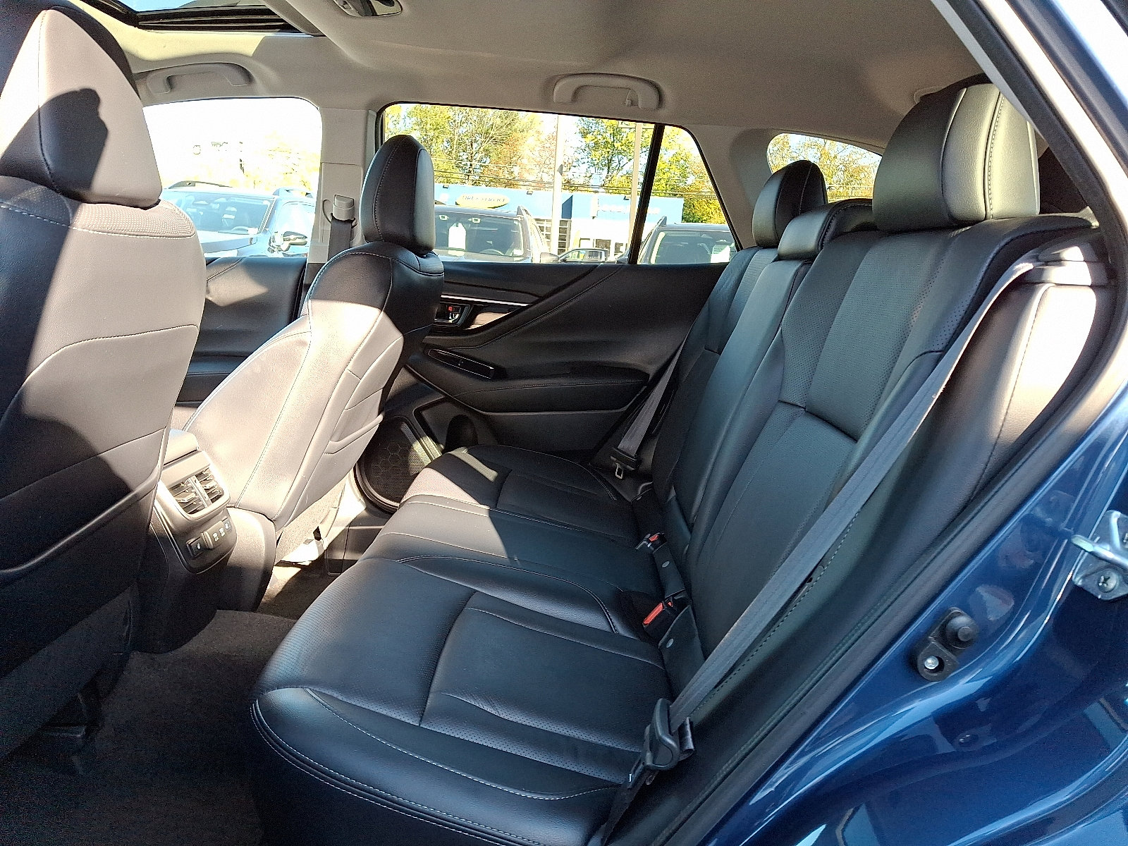 Used 2021 Subaru Outback Limited image 10