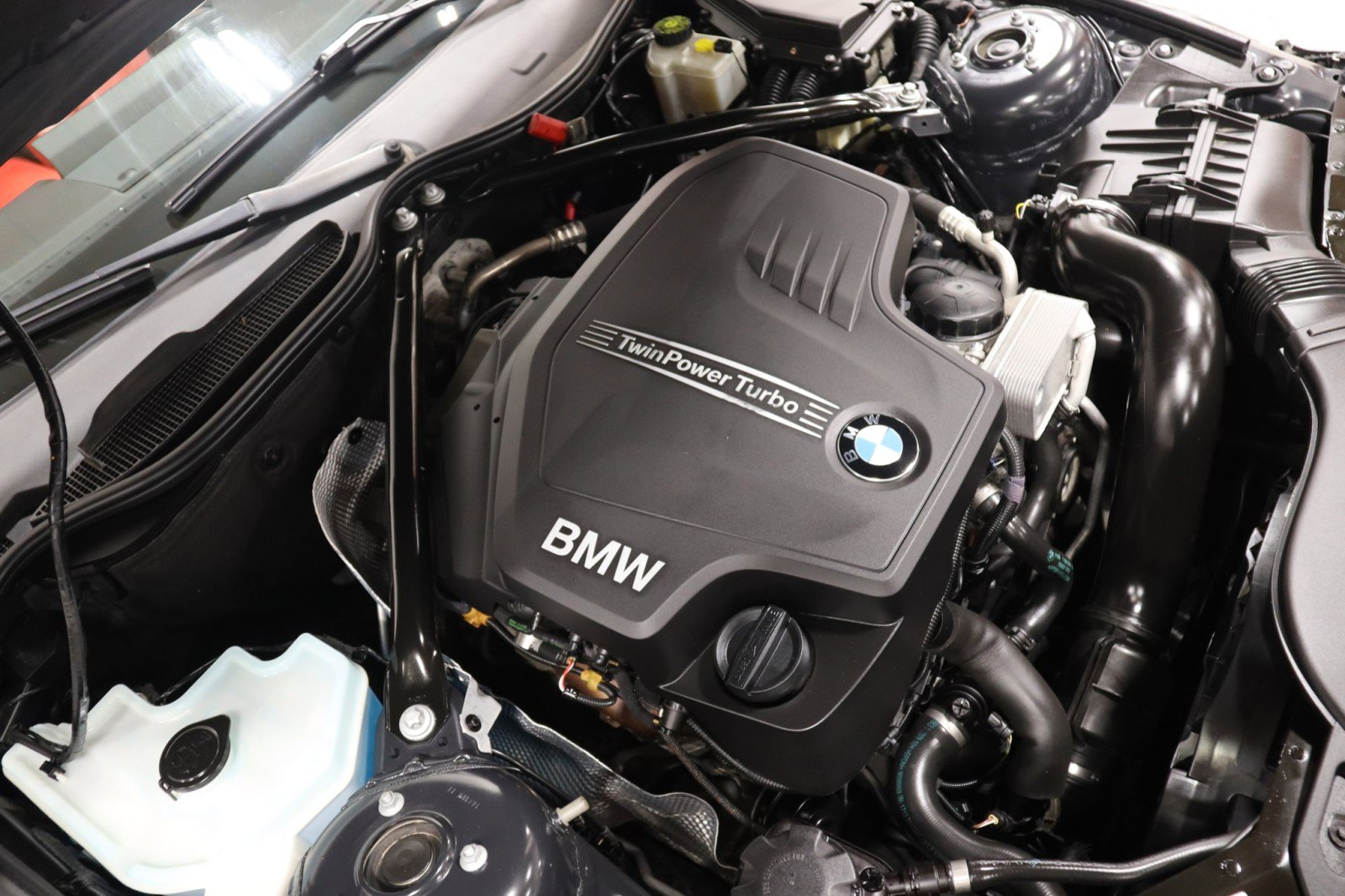 Used 2012 BMW Z4 sDrive28i w/ M Sport Pkg image 16