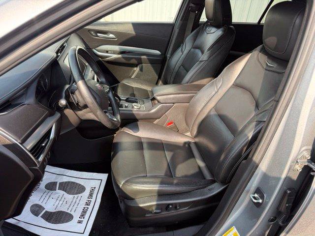 Used 2023 Cadillac XT4 Premium Luxury AWD/4WD image 6