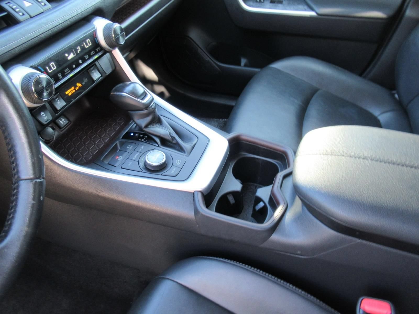 Used 2019 Toyota RAV4 Limited AWD/4WD image 16