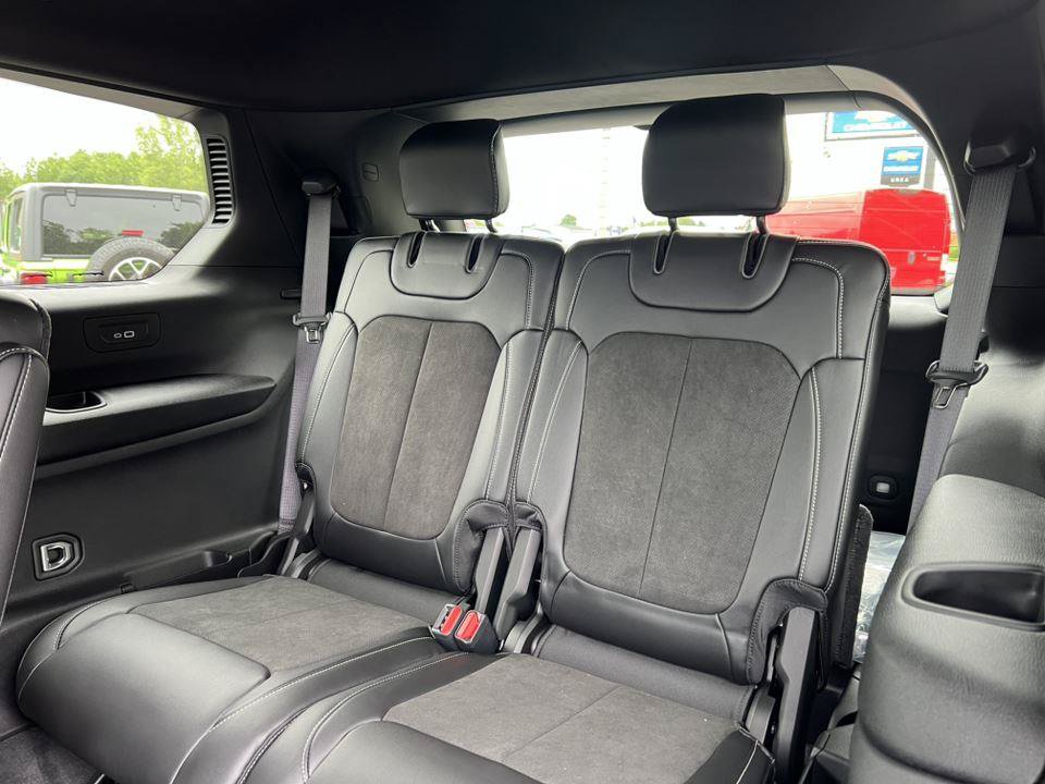 Used 2025 Jeep Grand Cherokee L Altitude AWD/4WD image 6