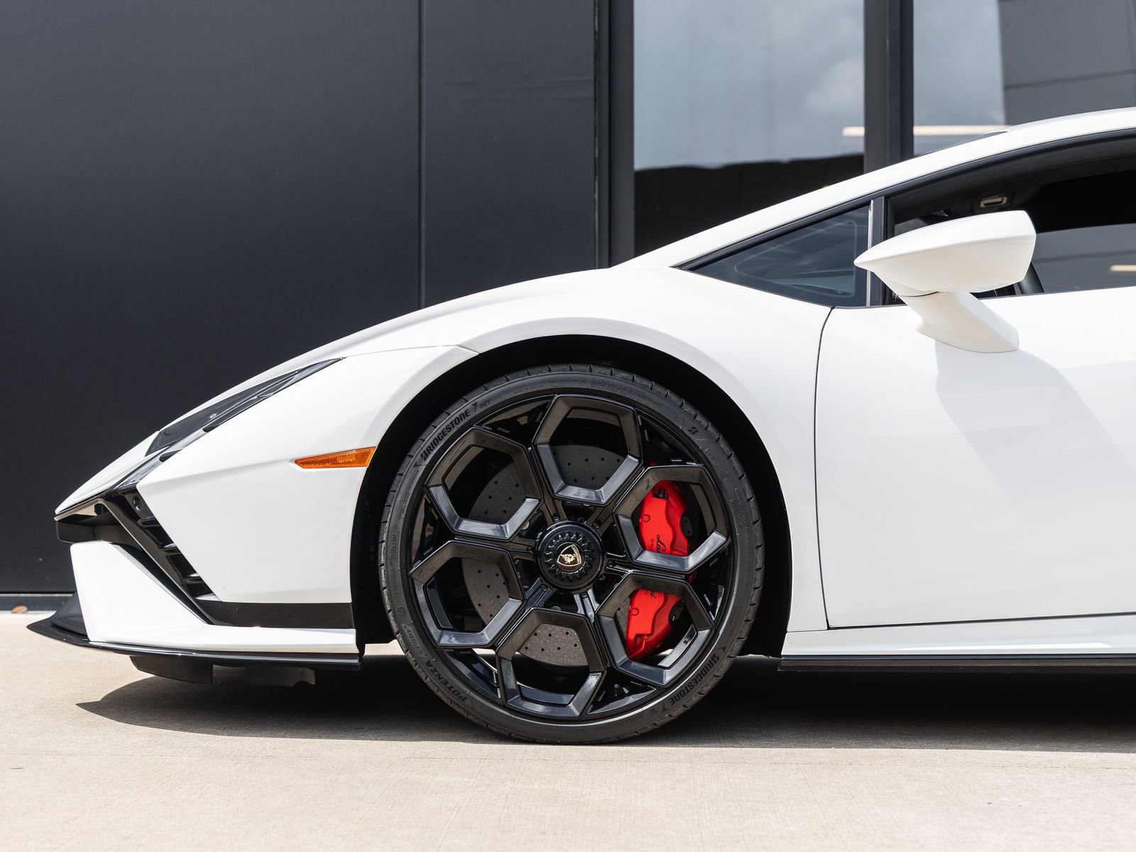 Used 2023 Lamborghini Huracan Tecnica RWD image 12