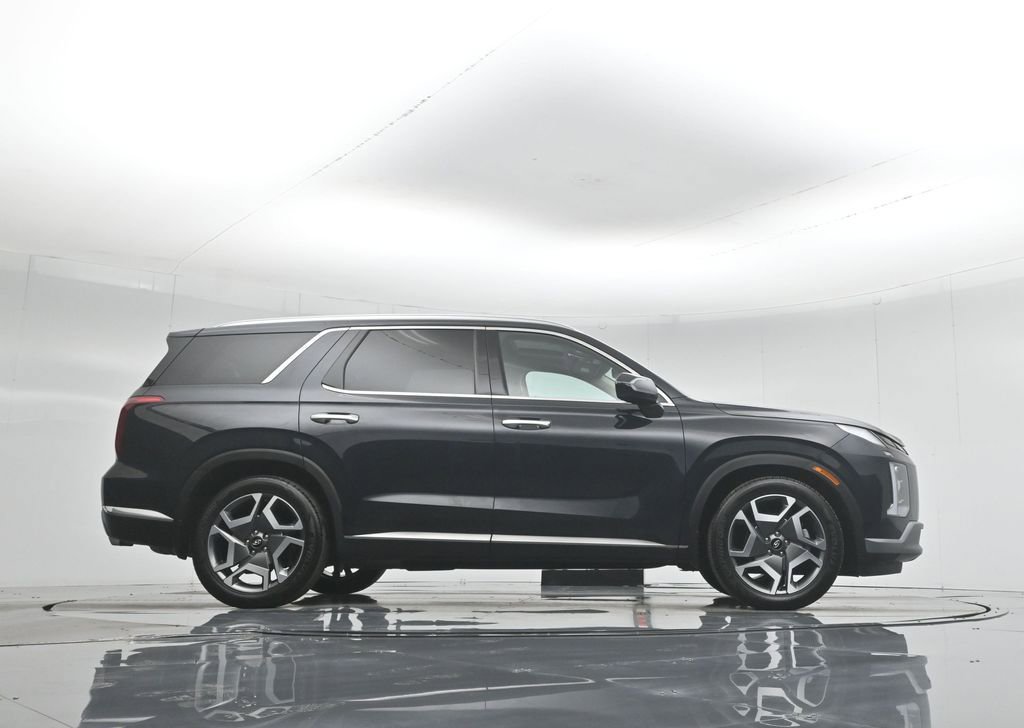 Used 2023 Hyundai Palisade Limited w/ Cargo Package image 50