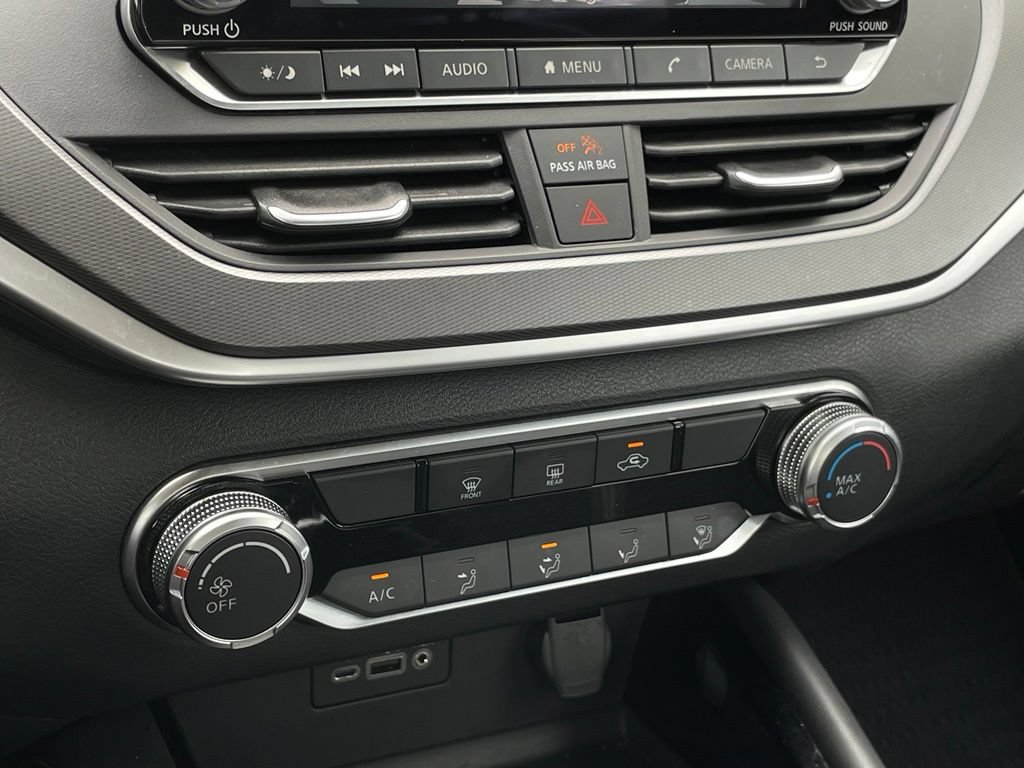 Used 2025 Nissan Altima 2.5 SR FWD image 18
