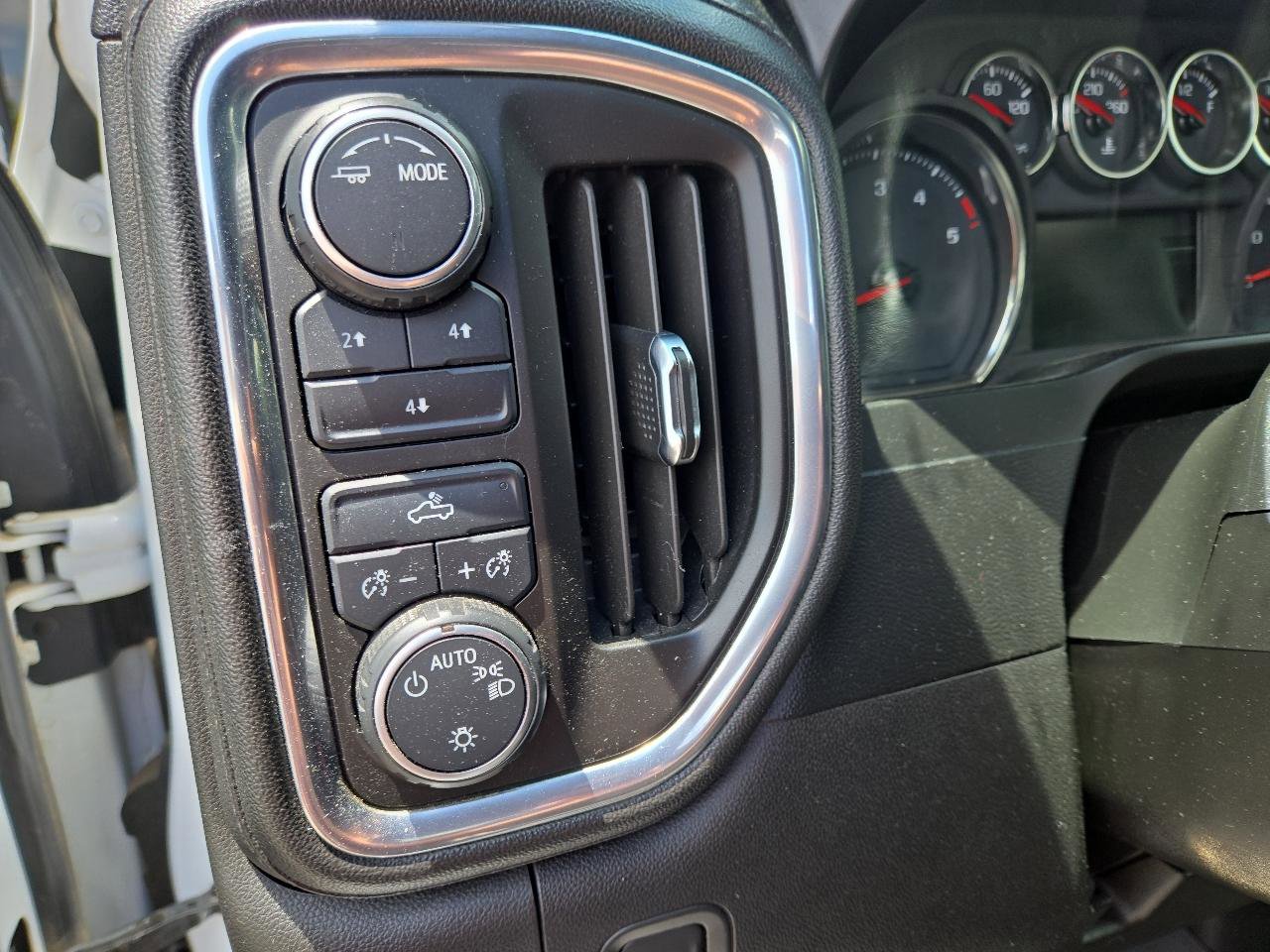 Used 2021 Chevrolet Silverado 2500 LT w/ Z71 Off-Road Package AWD/4WD image 7