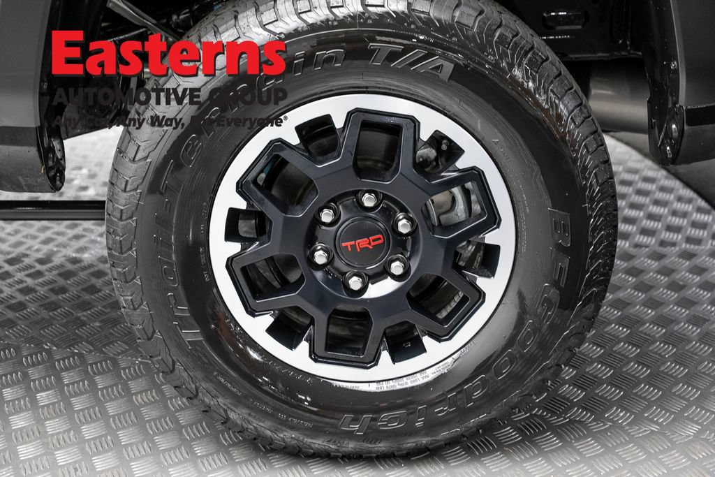 Used 2025 Toyota Tacoma TRD Off-Road AWD/4WD image 8