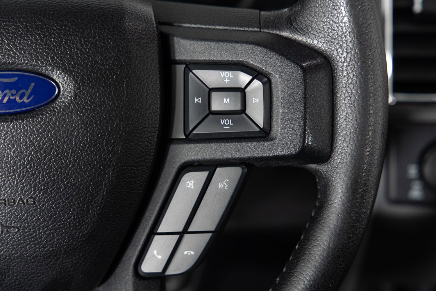 Used 2015 Ford F150 XLT w/ Equipment Group 302A Luxury image 31