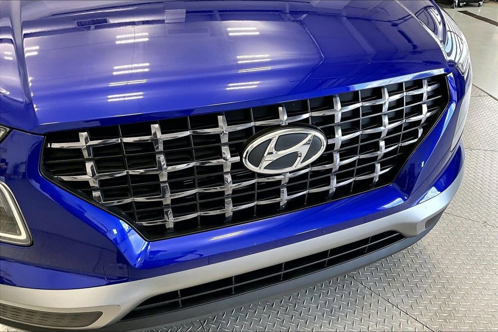 Used 2023 Hyundai Venue SEL FWD image 28