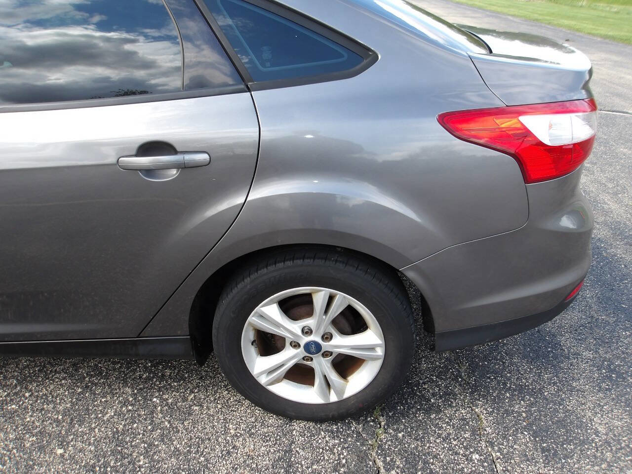 Used 2013 Ford Focus SE FWD image 32