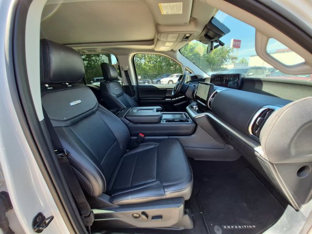 Used 2025 Ford Expedition Max Platinum AWD/4WD image 27