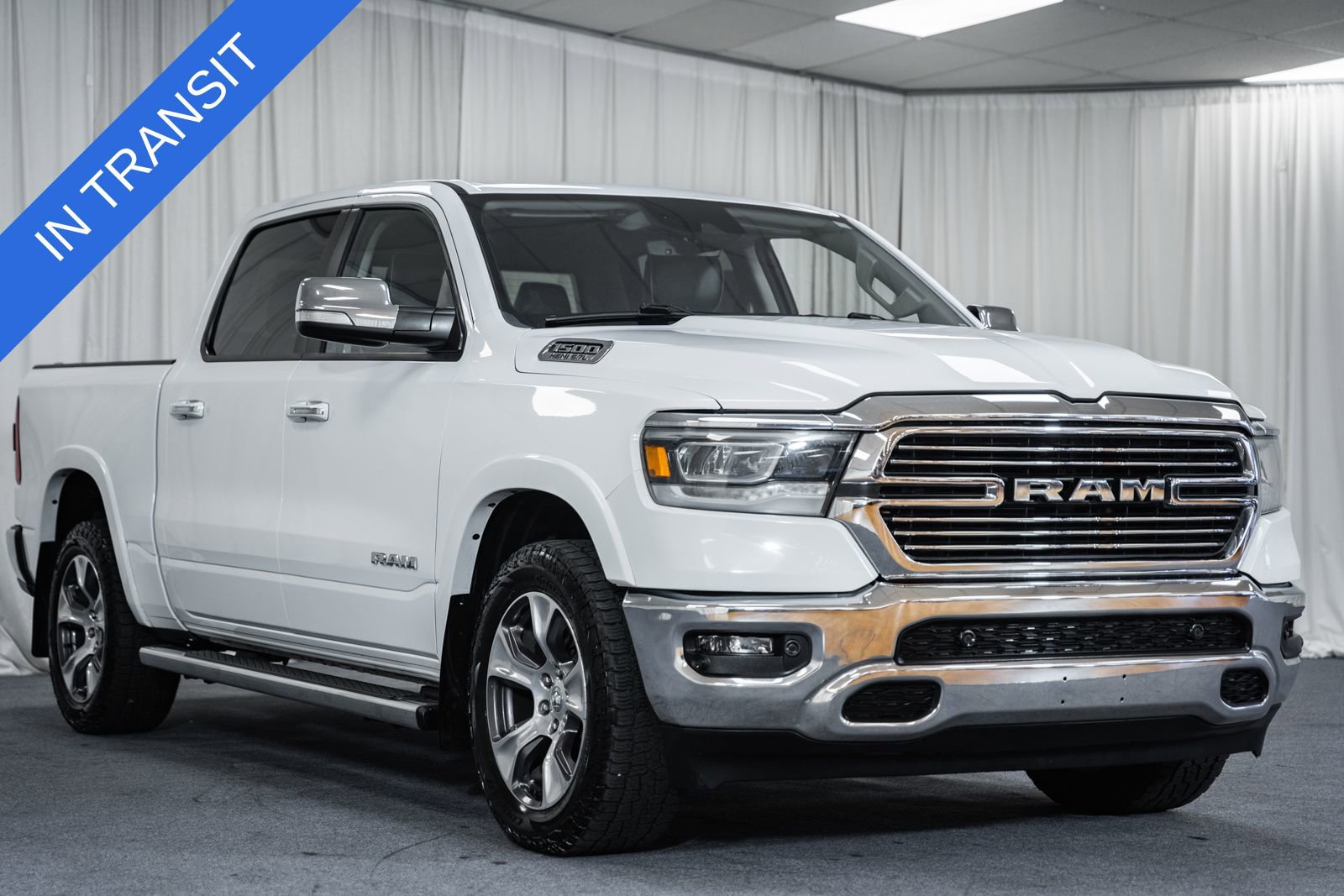Used 2022 RAM 1500 Laramie AWD/4WD image 1