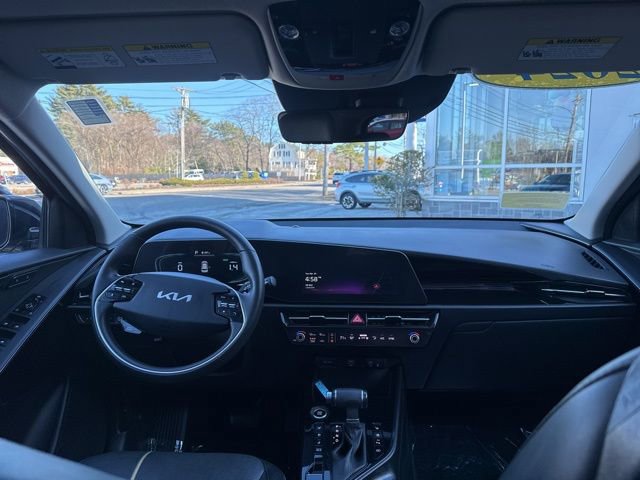 Used 2024 Kia Niro SX image 15