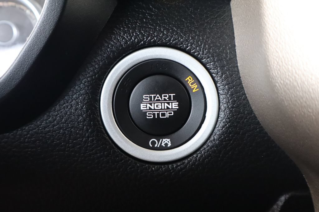 Used 2019 RAM 1500 Laramie AWD/4WD image 22