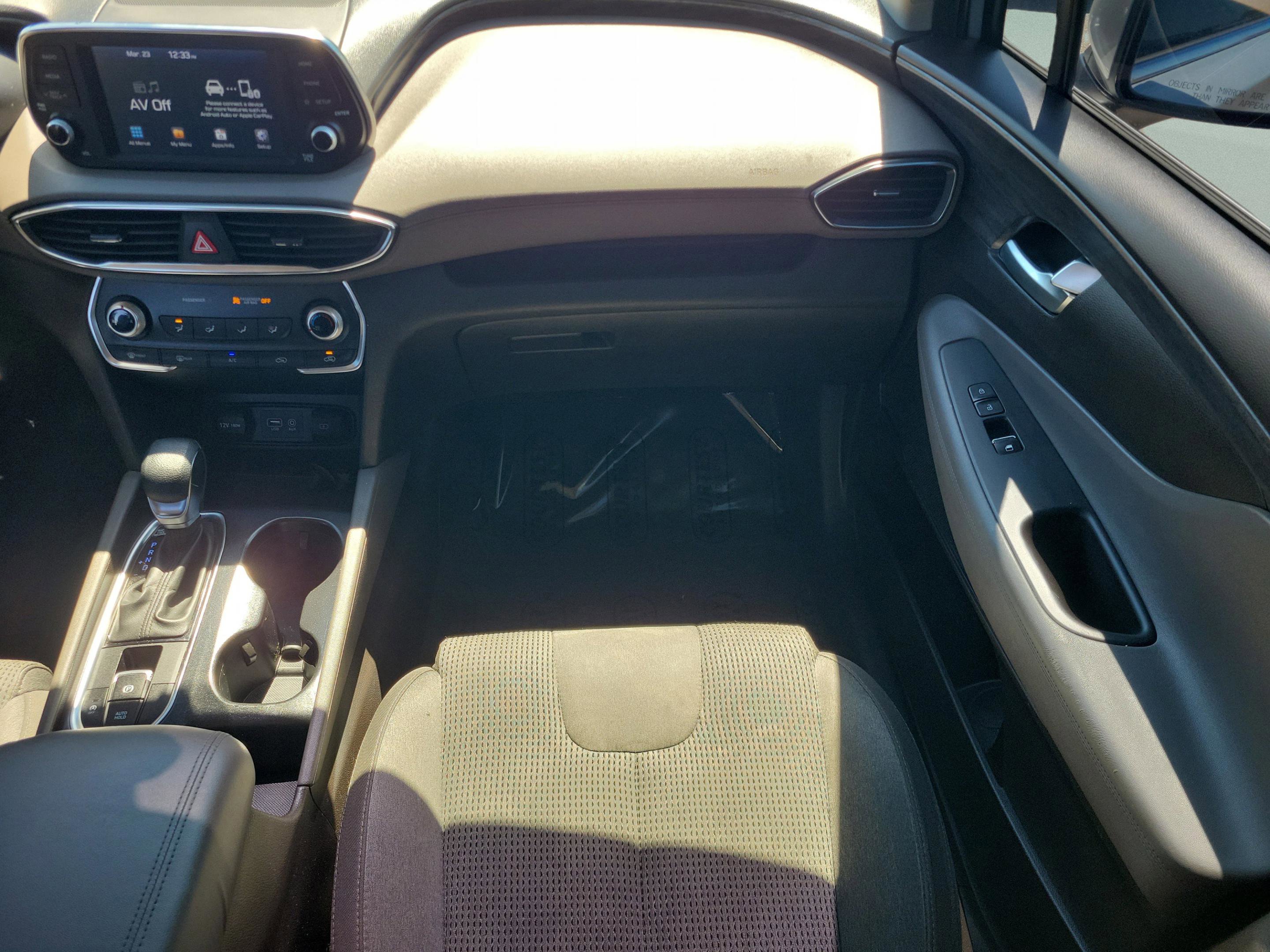 Used 2020 Hyundai Santa Fe SE image 15