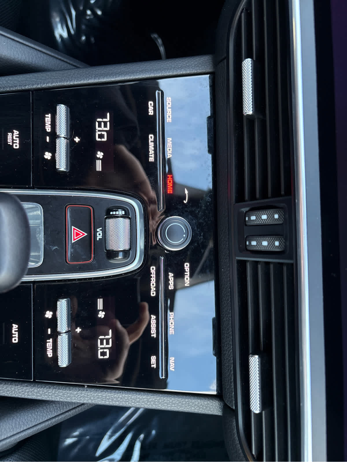 Used 2022 Porsche Cayenne Platinum Edition image 18