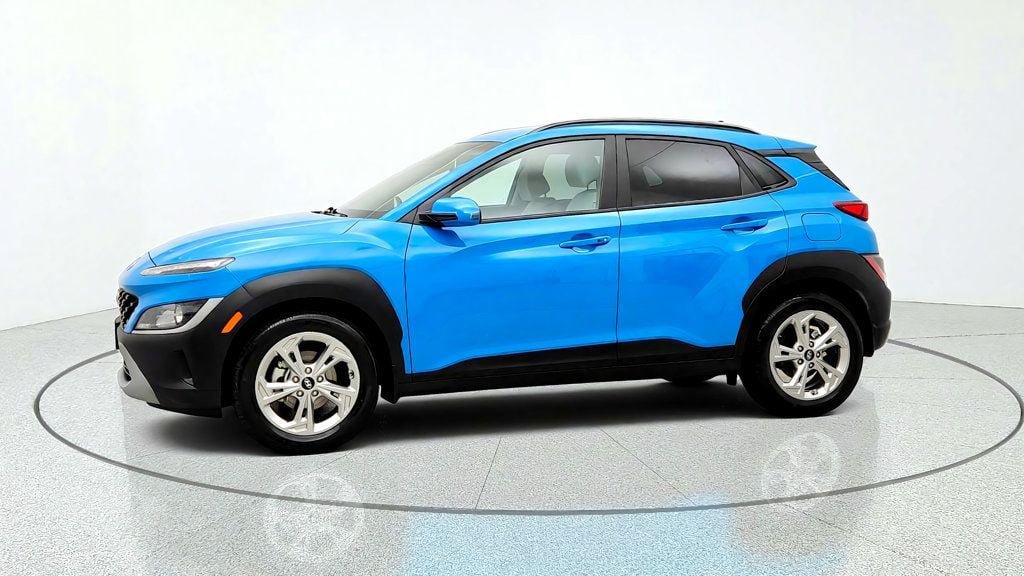 Used 2023 Hyundai Kona SEL w/ Winter Weather Package FWD image 8