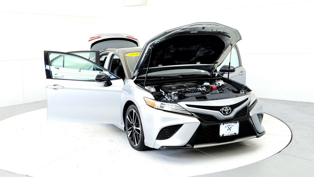 Used 2019 Toyota Camry XSE w/ Navigation Package FWD image 9