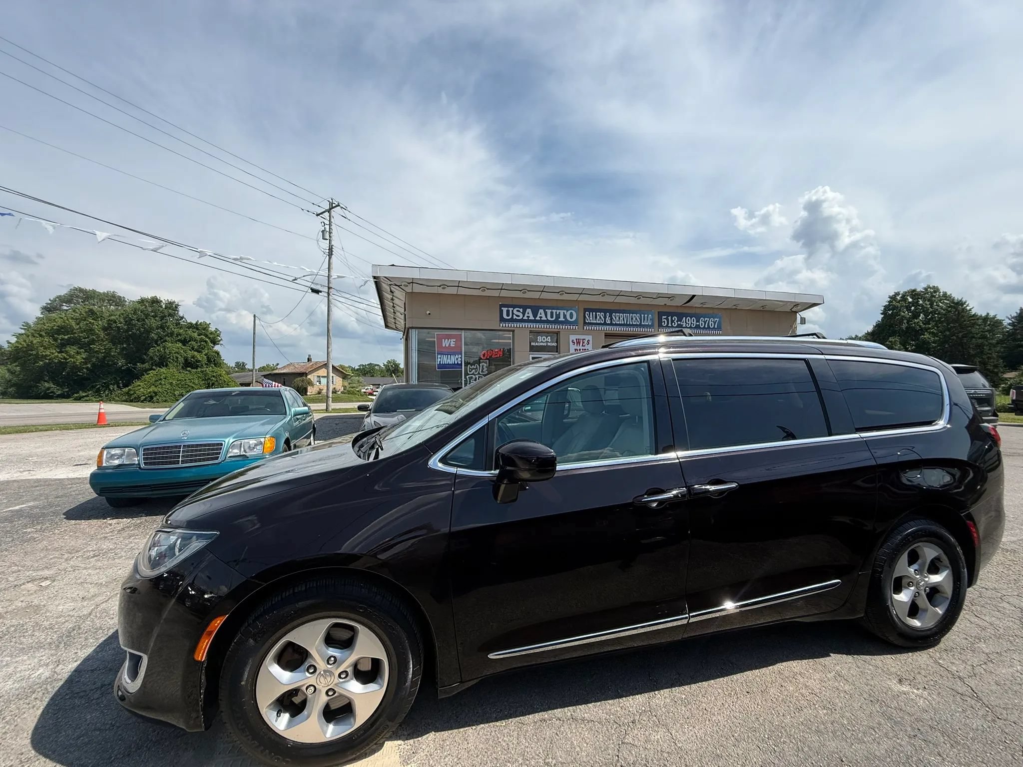 Used 2017 Chrysler Pacifica Touring-L Plus FWD image 9
