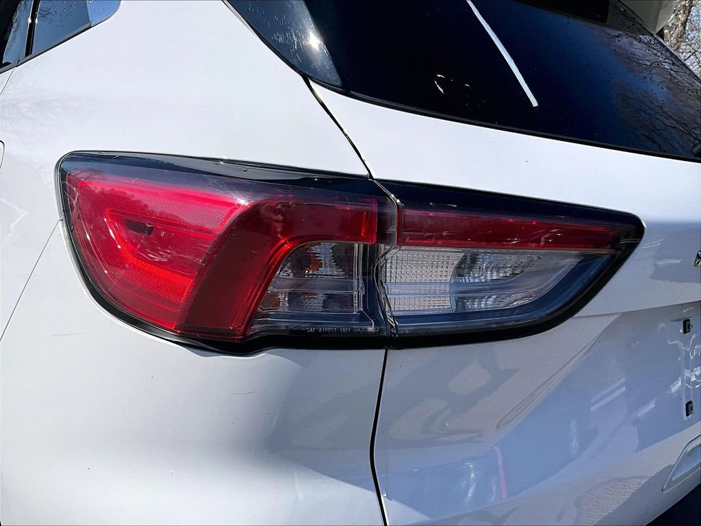 Used 2020 Ford Escape SE image 26