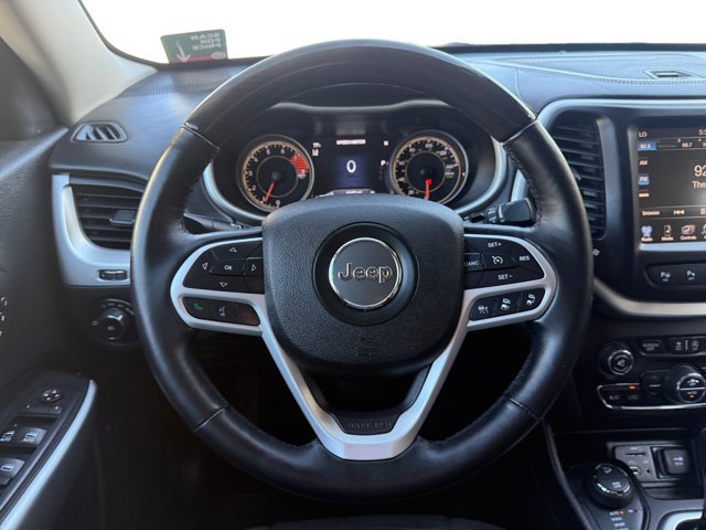 Used 2017 Jeep Cherokee Overland w/ Technology Group AWD/4WD image 14