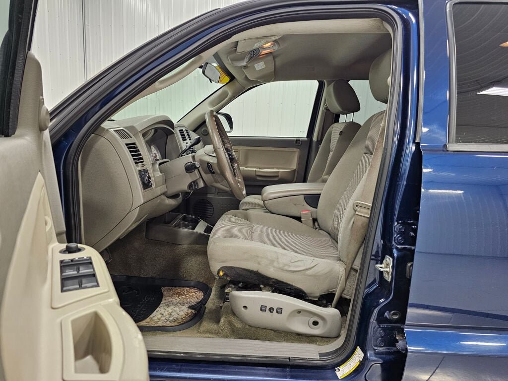 Used 2007 Dodge Dakota SLT w/ Popular Equipment Group AWD/4WD image 11