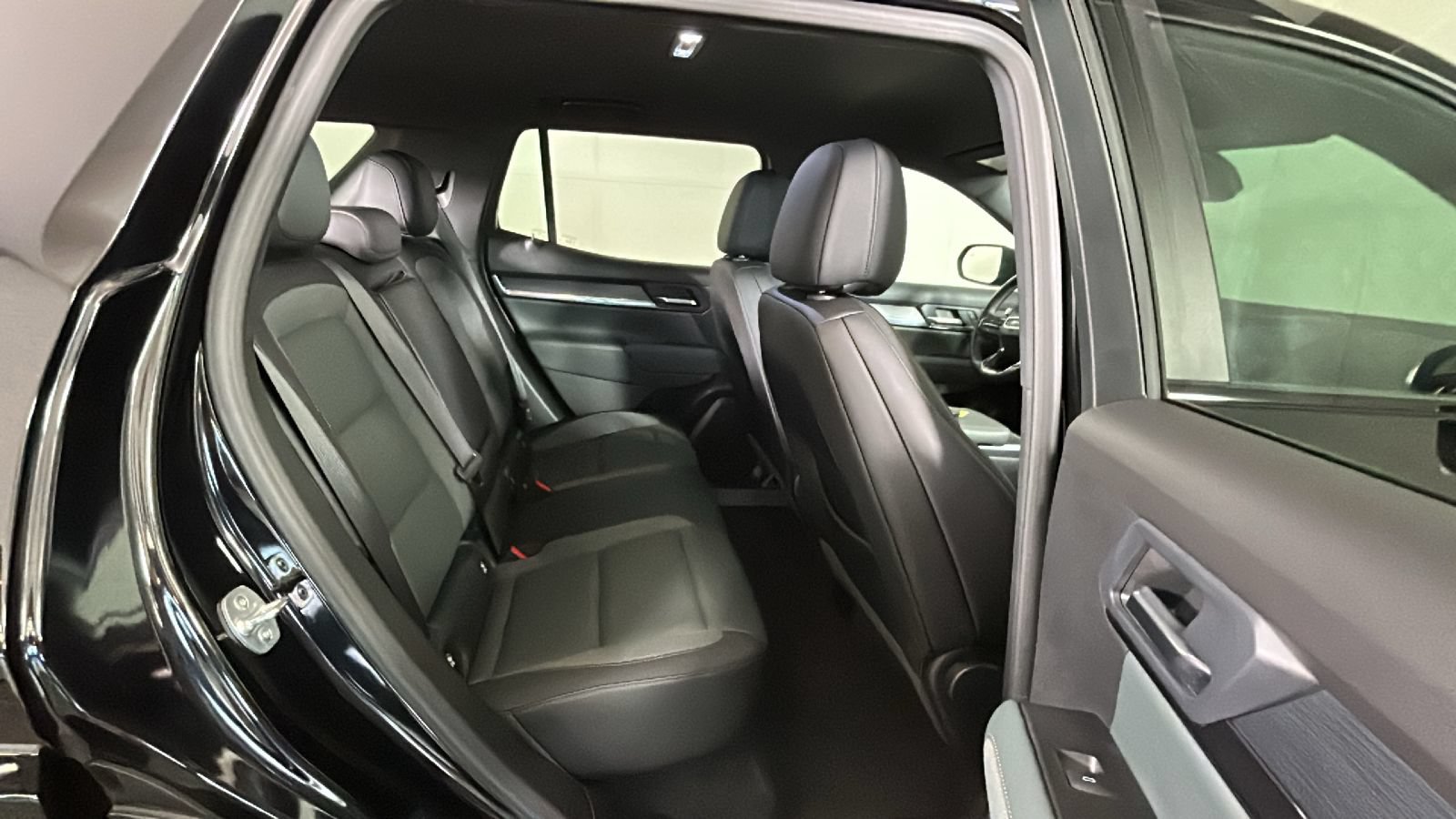 New 2026 GMC Terrain AT4 w/ Technology Package II AWD/4WD image 34