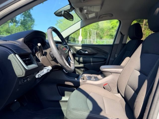 Used 2023 GMC Terrain SLE w/ Driver Convenience Package FWD image 7