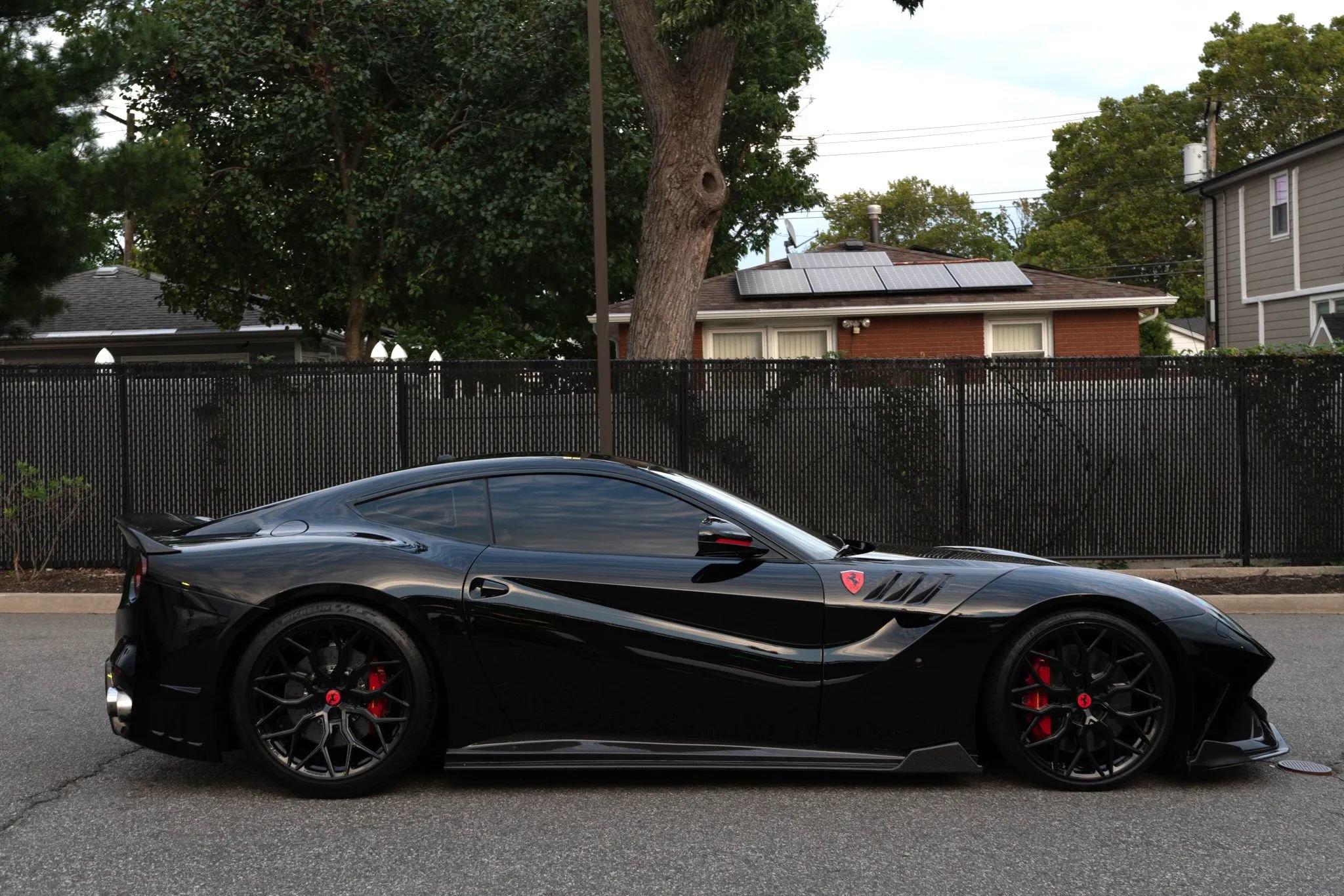 Used 2015 Ferrari F12 Berlinetta RWD image 9