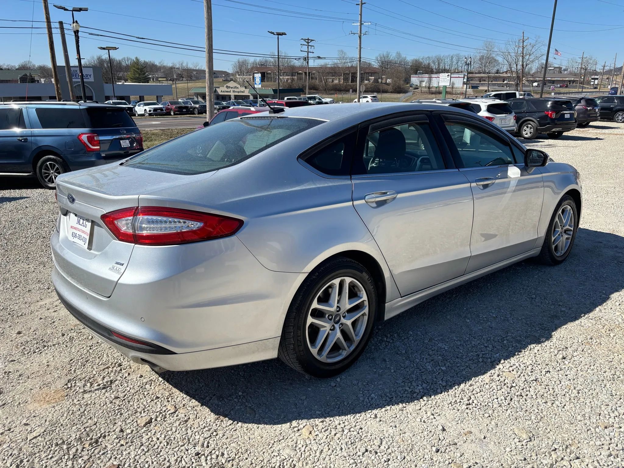 Used 2016 Ford Fusion SE image 5
