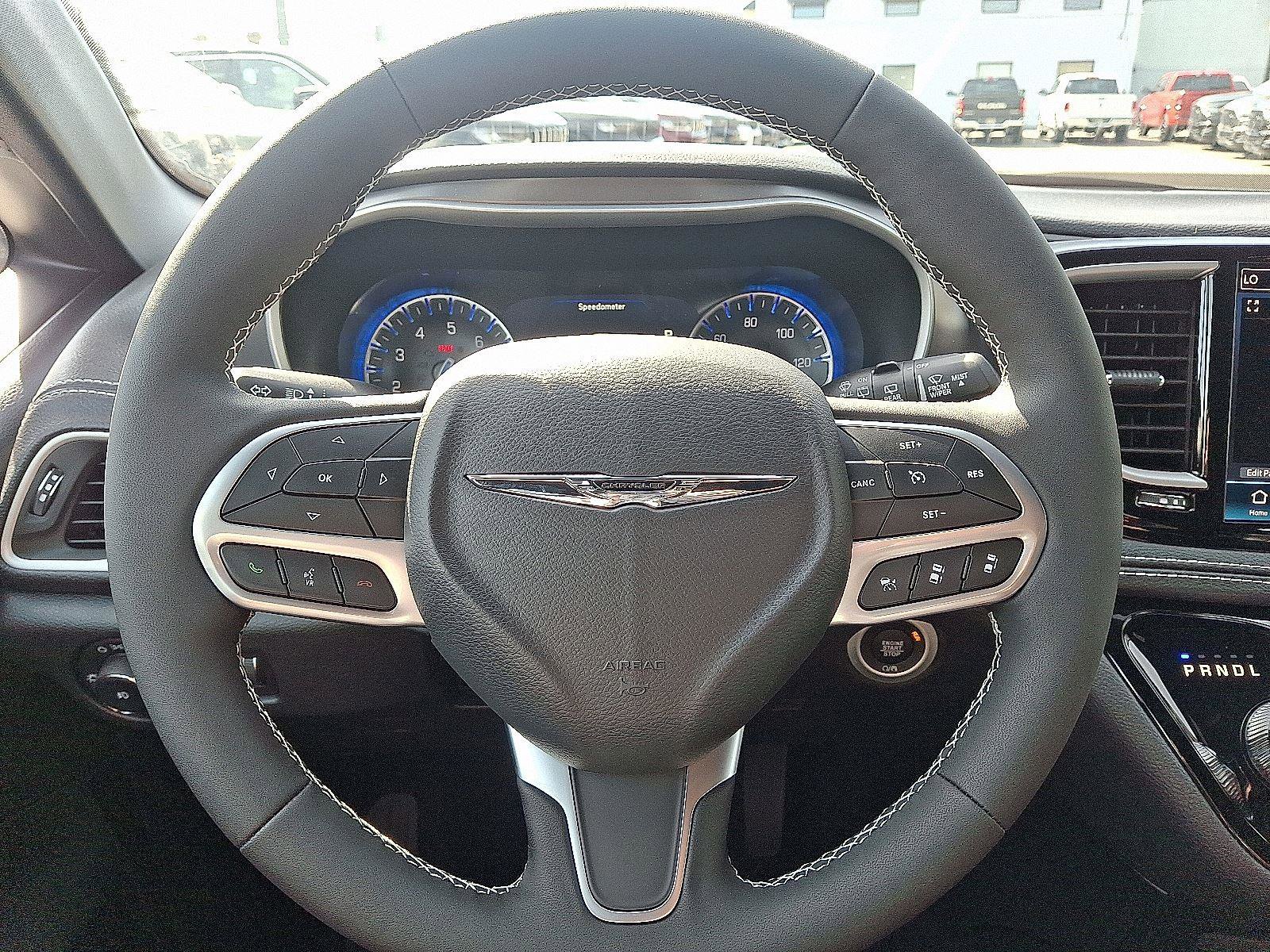 New 2026 Chrysler Pacifica Select image 4