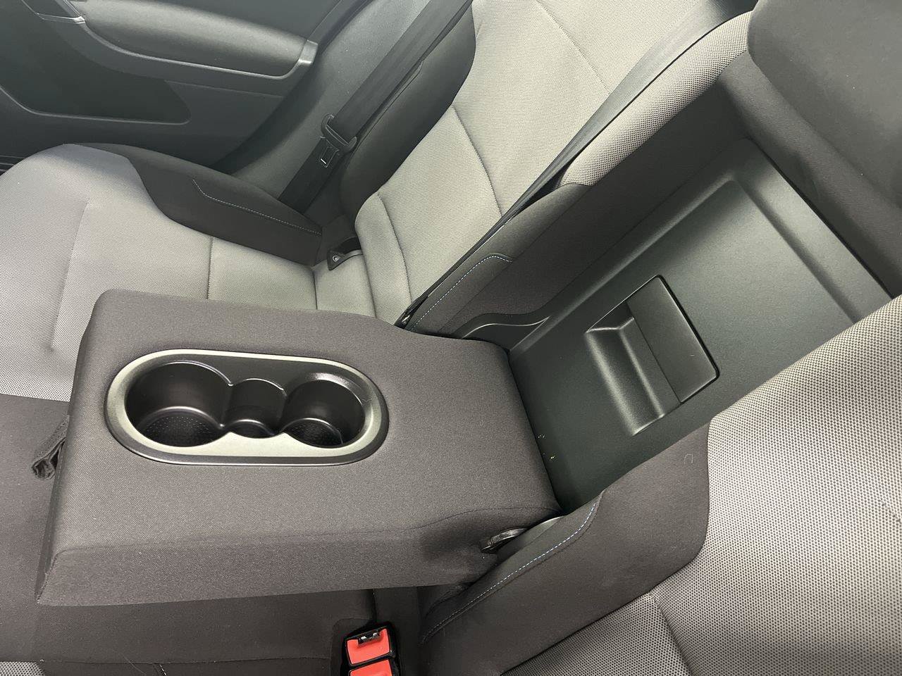 Used 2015 Volkswagen e-Golf Limited Edition FWD image 11