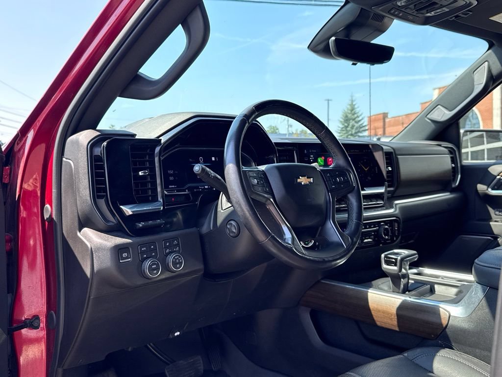 Used 2024 Chevrolet Silverado 1500 High Country AWD/4WD image 12