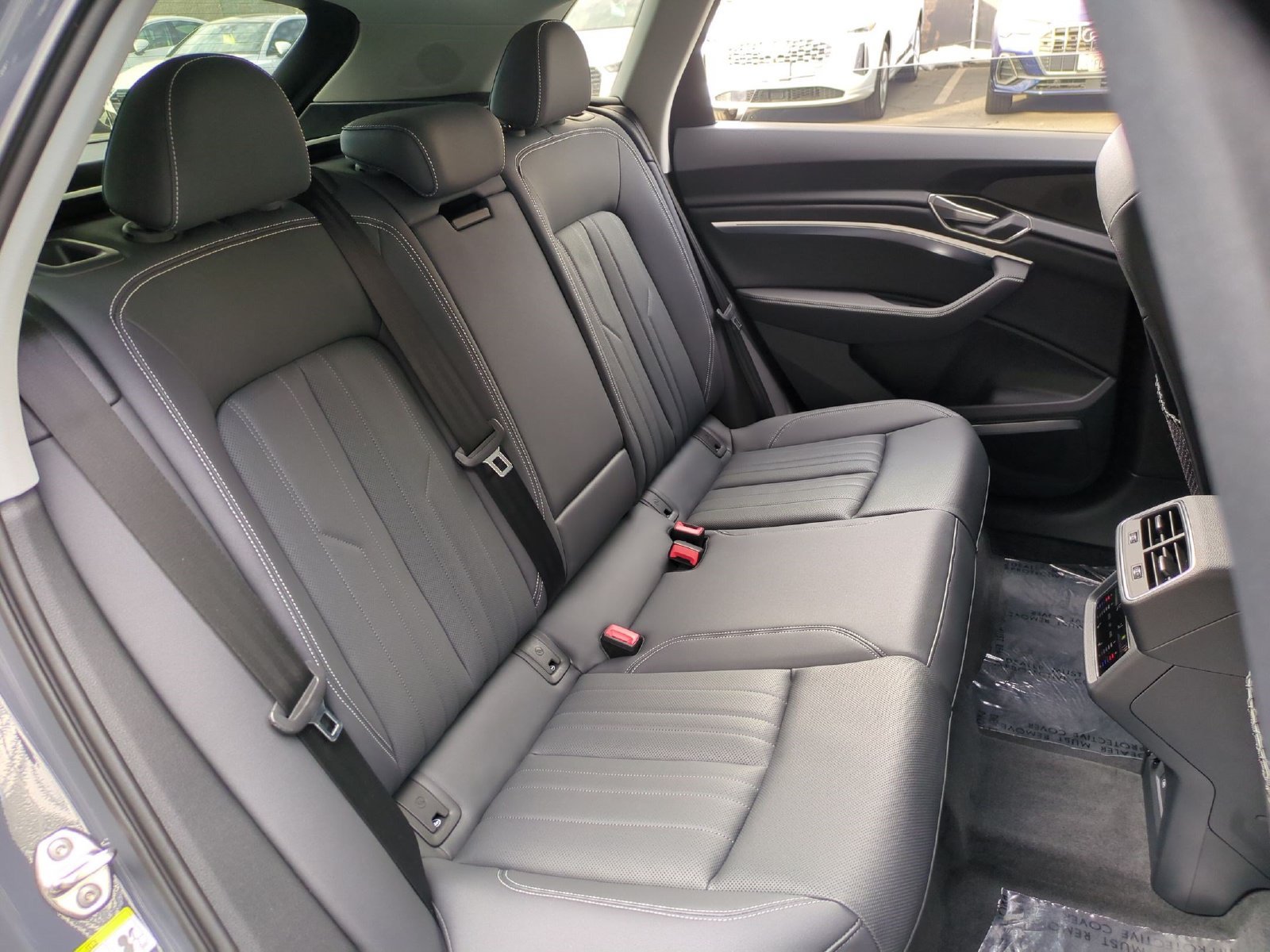 Used 2024 Audi Q8 e-tron Premium Plus AWD/4WD image 29