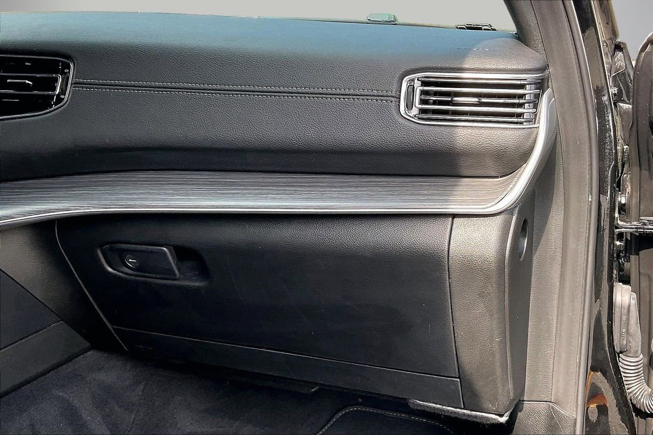 Certified 2024 Jeep Wagoneer Series II w/ Flexible Seating Group AWD/4WD image 21