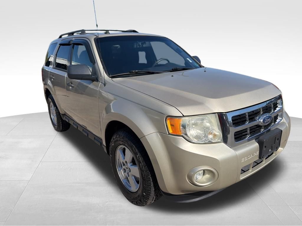 Used 2011 Ford Escape XLT w/ 201A Rapid Spec Order Code image 8