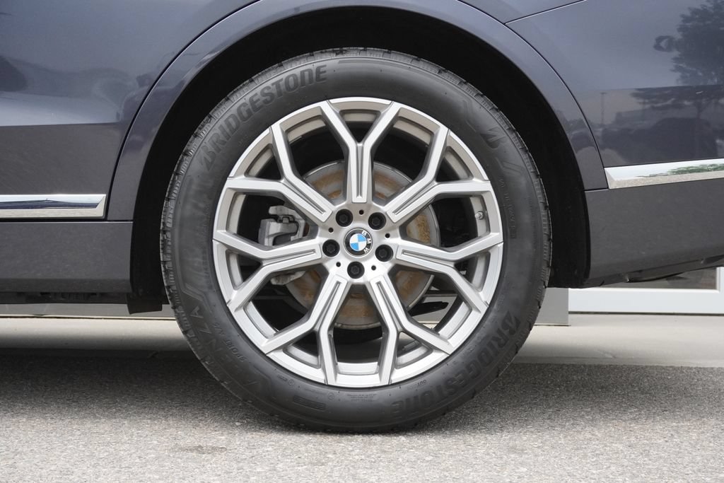 Used 2020 BMW X7 xDrive40i w/ Premium Package AWD/4WD image 36